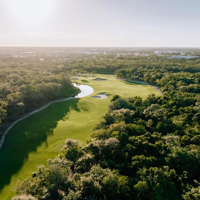 Hole 1 Gran Coyote Golf