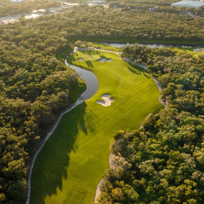 Hole 1 Gran Coyote Golf