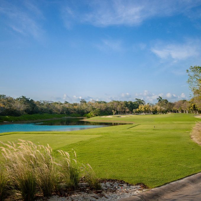 Hole 2 Gran Coyote Golf