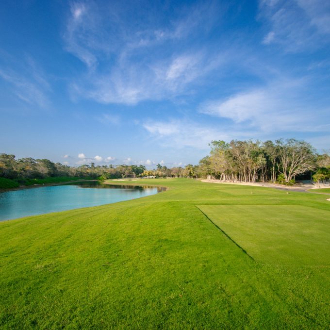 Hole 2 Gran Coyote Golf